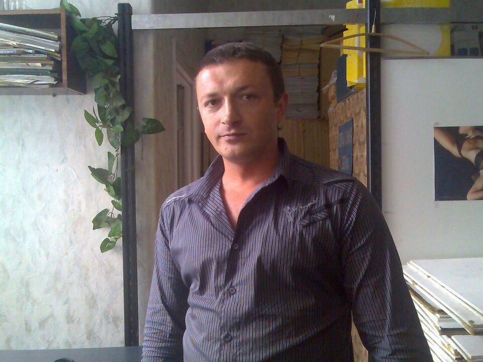 Kyiv-eko Yaroslav-en Titanioa erabiliz esperientzia